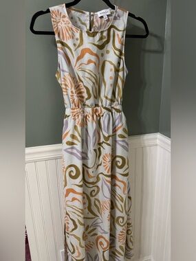 Gilli White Dress with Coral and Olive Abstract Print Size XS Back Cutout